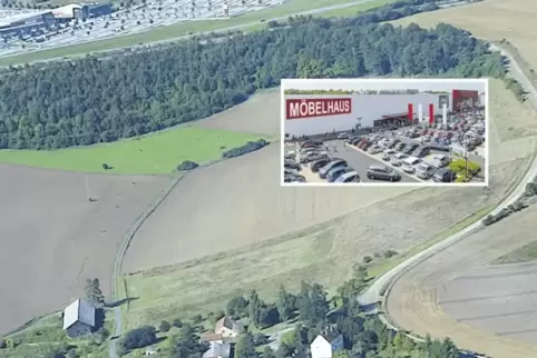 Zwischen Outlet (am oberen Bildrand ) und Truppacher Hof (unten) soll das Möbelhaus gebaut werden.