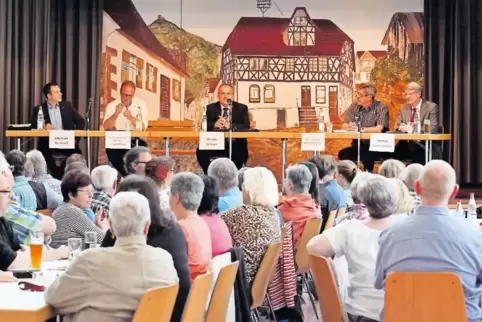Die Ramberghalle in Ramberg war am Mittwoch ganz gut besucht.