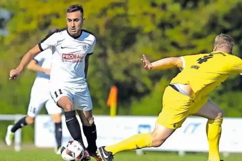 Übergangstrainer Maik Unfricht stellt einigen Spielern des FC Arminia Ludwigshafen kein gutes Zeugnis aus. Ob Ihsan Erdogan (lin