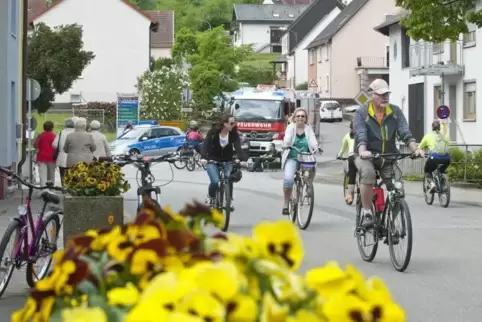 Am Sonntag gehören die Straßen im Sickinger Land, wie hier beim Radelspaß 2015 in Queidersbach, wieder den Radfahrern. Archivfot
