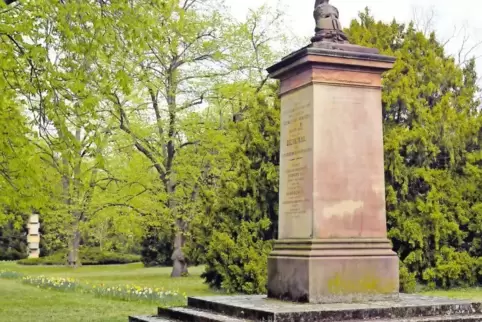 Der Parkcharakter des Hauptfriedhofs wird sich mit der Schließung von Grabflächen verstärken.