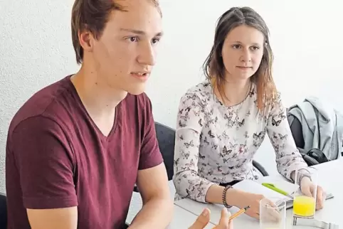 Engagieren sich in Neustadt für die Themen, die die jungen Menschen bewegen: Lars Felder und Johanna März.