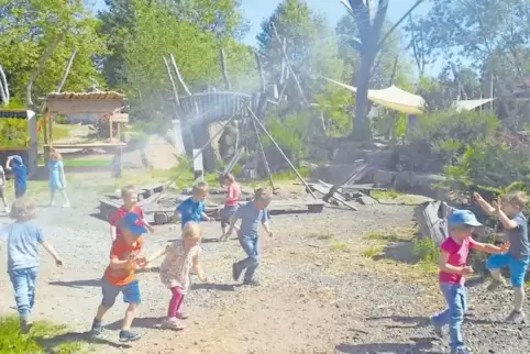 Immer in Bewegung: Beim Spielen halten die Kinder der Villa Kunterbunt keinen Moment still – und genau so soll es sein.