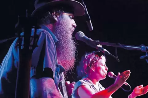 „Oh yeaaaaaah“: Das australisch-irische Power-Blues-Duo Hat Fitz und Cara Robinson hinterließ einen sehr guten Eindruck im Weing