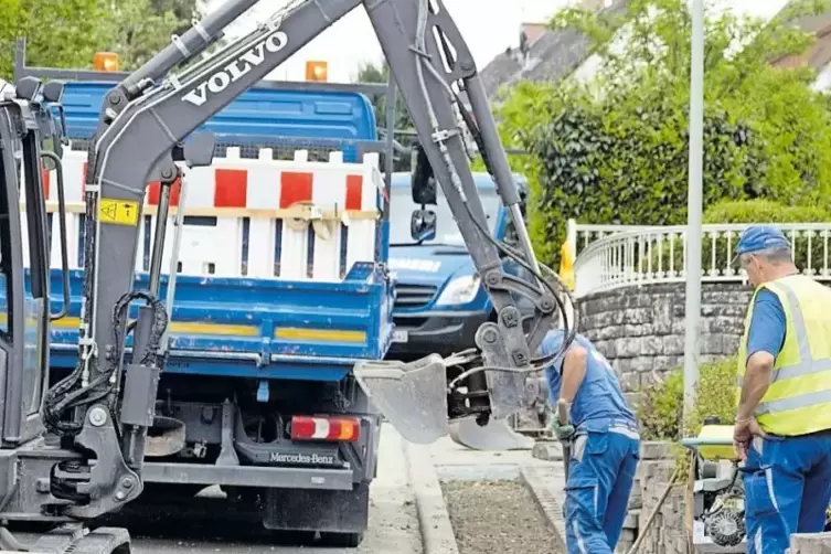 An verschiedenen Ecken in Lauterecken wird gebaut: Leitungen f&uuml;rs schnelle Internet werden verlegt.