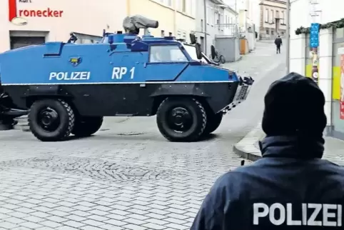 Bei dem Angeklagten in Lauterecken wurde so viel explosives Material gefunden, das Experten anrückten und Teile der Innenstadt e