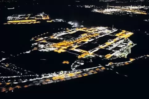 Daimler entscheidet darüber, ob in Wörth in finanzieller Hinsicht die Lichter ausgehen.