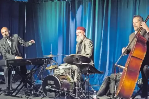 Töpel-Trio (von links): Comedian Arnim Töpel und die beiden Vollblutmusiker Erwin Ditzner und Michael Herzer.