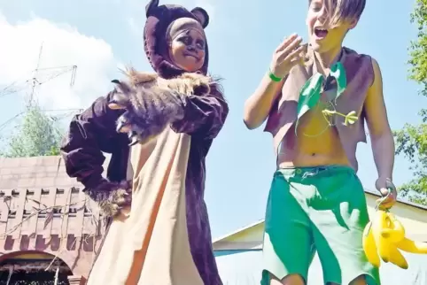 Die Geschichte von Mowgli und seinen Freunden macht den jungen Darstellern richtig Spaß. Hier eine Probenszene mit Noah Fabian (