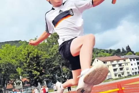 Die Hindernis-Pendel-Staffel ist bereits 2012 in den Anfängen der Kinderleichtathletik angeboten worden.