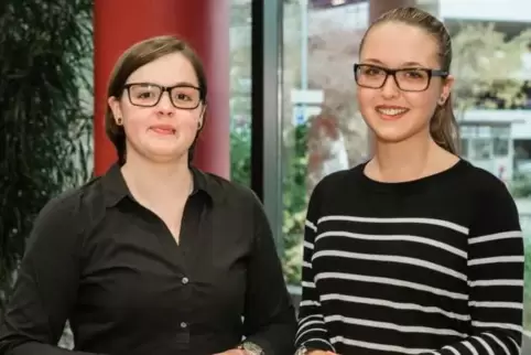 Cesina Staudt (links) hat aufgehört, nun steht Maren Wentzel an der Spitze der BASF-Jugendvertretung.  Foto: IG BCE 
