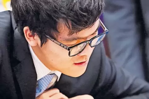 Nachdenklich: Ke Jie ist aktuell der weltbeste Go-Spieler. Gegen die Software AlphaGo hatte er in drei Partien keine Chance.