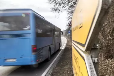 Der Busfahrer verfolgte die Autofahrerin durch Göcklingen.  Foto: Hoffmann
