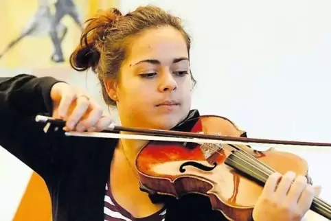 Leonie Flaksman spielte aus Vivaldi „Vier Jahreszeiten“.