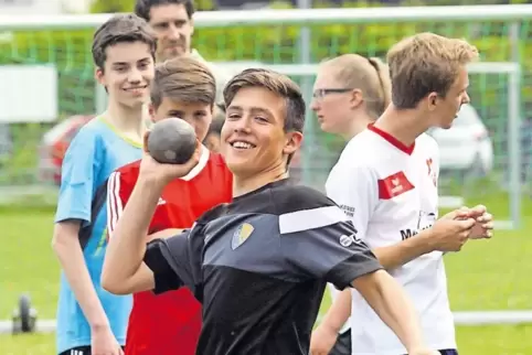 Kugelstoßen war nur eine Disziplin, in der die Schüler beim Kreisjugendsportfest angetreten sind.