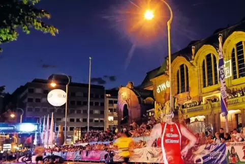 8000 Läufer erwarten die Organisatoren am Sonntag beim Dämmermarathon durch Mannheim und Ludwigshafen. 770 sind für den Marathon