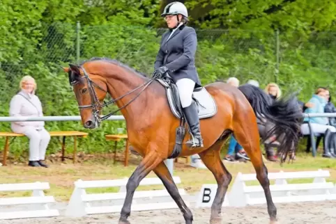 Vor einem Jahr beim Turnier in Miesau: Dressurreiterin Luisa Moser vom RFV Lautertal auf Cartier 99.