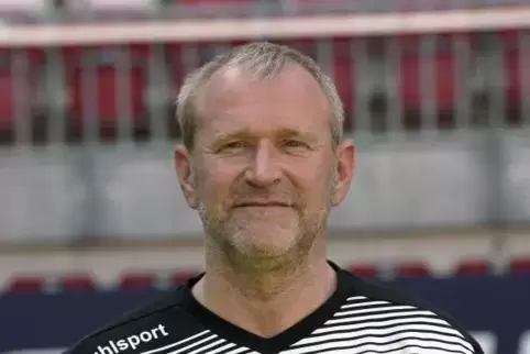 Verlässt den FCK auf eigenen Wunsch: Sportdirektor Uwe Stöver Foto: KUNZ