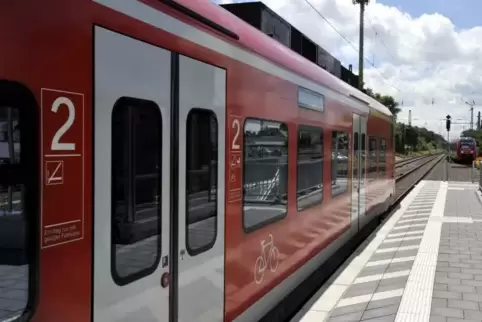 Zum zweiten Los der S-Bahn Rhein-Neckar gehört in der Pfalz die Linie von Mainz über Frankenthal (Foto) nach Mannheim. Foto: Bol