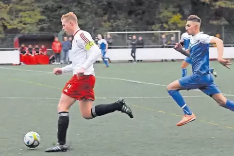 Dominik Euler (am Ball) ist für die erste Mannschaft mitverantwortlich.