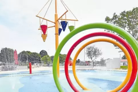 Es spritzte ordentlich beim Testlauf auf dem Wasserspielplatz.