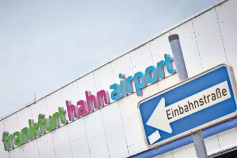 Beim Verkauf des Flughafens Hahn hat auch die EU-Wettbewerbsbehörde ein gewichtiges Wort mitzureden. Doch bis wann in Brüssel ei