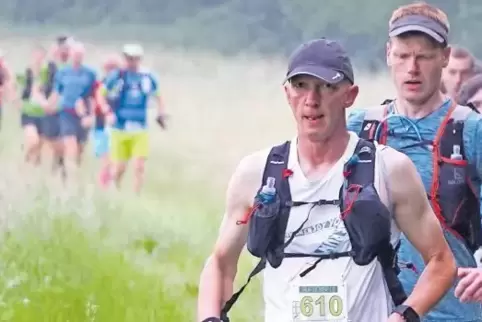 Da hatten die Läufer noch eine ganze Menge vor sich: der Offenbach-Hundheimer Daniel Nesseler (Nummer 610) einen Kilometer nach 