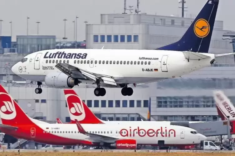 38 Maschinen von Air Berlin samt Personal hat Lufthansa seit Februar für die Töchter Eurowings und Austrian Airlines angemietet.