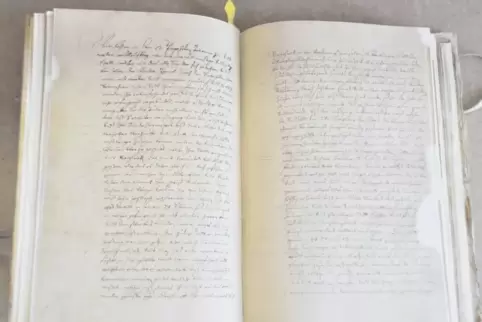 Geschichtsträchtig: Der Dannstadter Gerichtsschreiber Johann Nikolaus Dengler hinterließ im Dorfgerichtsbuch von 1660 Berichte ü