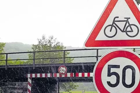 Bislang ist die Bahnunterführung bei Ingweiler ein gefährliches Nadelöhr für Radfahrer zwischen Homburg und dem Bliesgau.