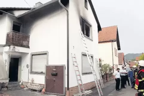 Die Feuerwehr wurde um 2.32 Uhr gerufen. Jede Hilfe kam zu spät.