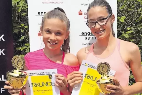 Mirella (links) und Leonie Gell-weiler.