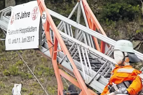 Originelle Ankündigung des Jubiläums am Ortseingang.