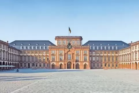 Anziehend: Weil das Mannheimer Schloss nicht mitwachsen kann, um die immer größer gewordene Universität unterzubringen, sollen i