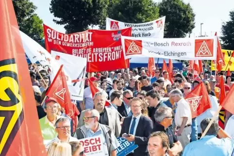 Die IG Metall demonstrierte 2016 für den Erhalt der Arbeitsplätze bei Bosch in Homburg. Jetzt ist ein erster Erfolg erreicht.
