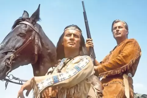 Die Romane von Karl May wurden mit Pierre Brice (links) als Apachen-Häuptling Winnetou und Lex Barker als Old Shatterhand verfil