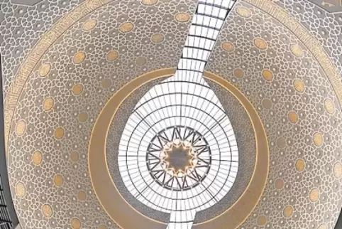 36 Meter hoch: die reich ornamentierte und kühn konstruierte Kuppel der Ditib-Moschee in Köln-Ehrenfeld.