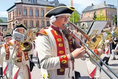 Die Dinkelsbühler Knabenkapelle spielt am Sonntag auf der Festbühne und nimmt am Umzug teil.