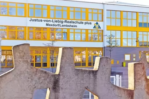 Bald könnten alle Schüler der Justus-von-Liebig-Realschule plus in Maxdorf untergebracht und der Standort in Lambsheim aufgelöst