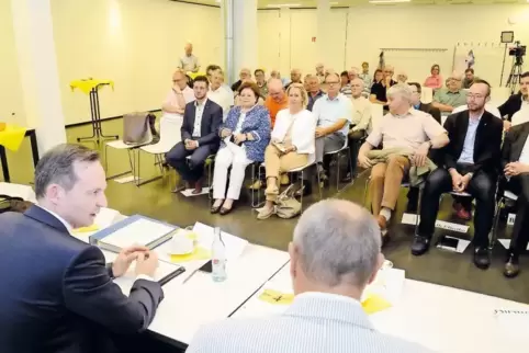 Von einem großen Rückhalt in der Region sprach BI-Vorsitzender Erich Weiss beim Besuch des rheinland-pfälzischen Verkehrsministe