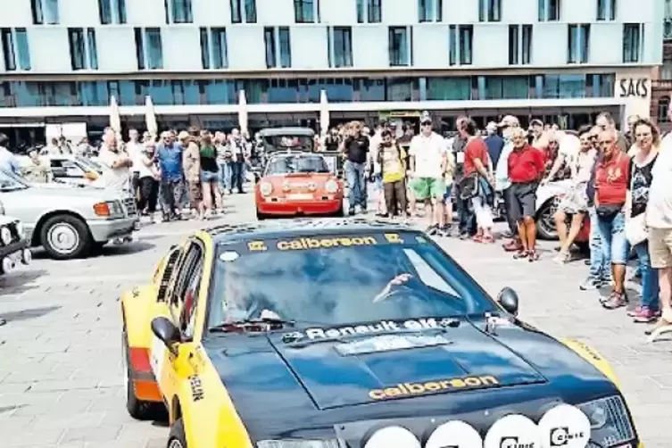 sowie ein Renault Alpine mit Dieter Mohr und Manfred Ehm.