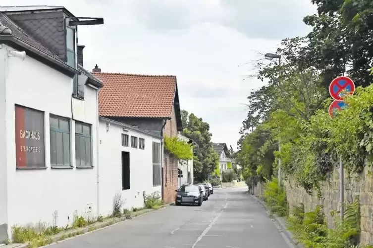 Die Steingasse in Deidesheim ist bis zum Straßenrand bebaut. Das soll auch so bleiben.
