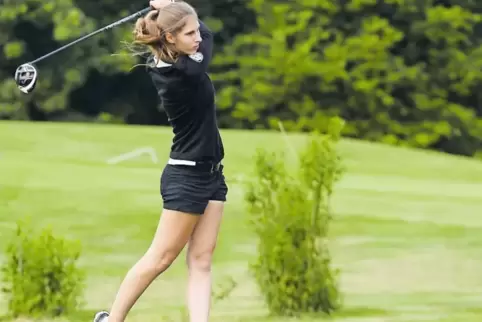 Heimvorteil genutzt: Katja Müller vom Ersten Golfclub Westpfalz spielte sich bei der DM-Qualifikation auf dem Hitscherhof auf Ra