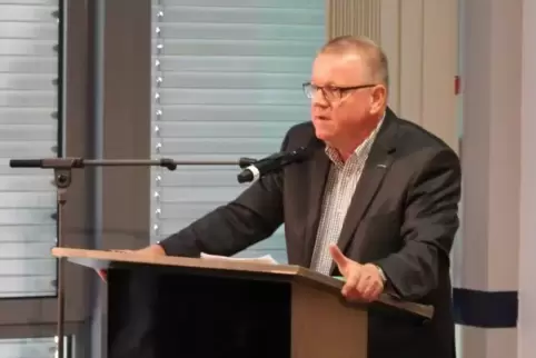 RHEINPFALZ-Chefredakteur warnte vor den Folgen übermäßiger Internetnutzung bei Kindern und Jugendlichen. Foto: Heimerl 