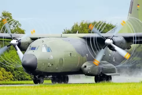 Eine Transall der Bundeswehr wie diese donnerte am Montag in 520 Meter Höhe über Wilgartswiesen.