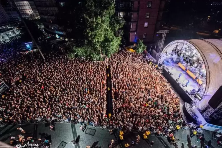 10.000 Menschen besuchten alleine am Samstagabend das Clueso-Konzert. Foto: Lukom