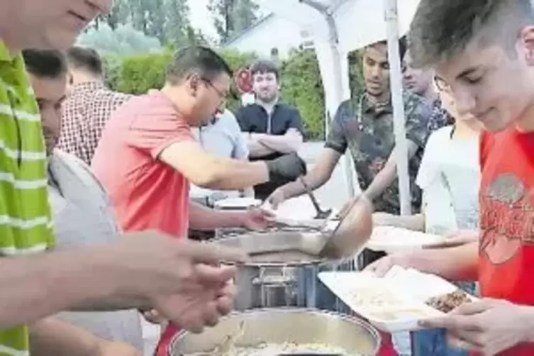 Beim Fastenbrechen wurden leckere Speisen aufgetischt.