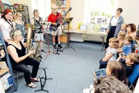 Wie klingt eine Querflöte? Und wie spielt man eigentlich das Horn? Die Mitglieder des Musikvereins Winnweiler präsentierten ihre