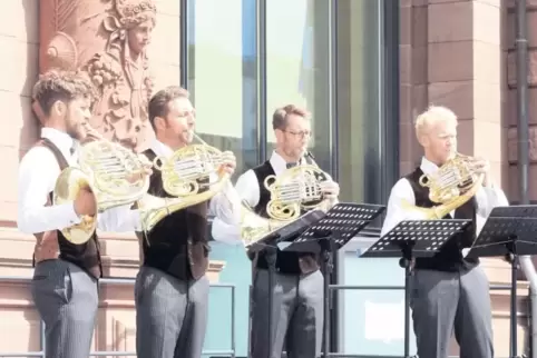 „German Hornsound“ spielte sich beim ersten Pirmasenser Horn Festival in der Alten Post in die Herzen des musikbegeisterten Publ