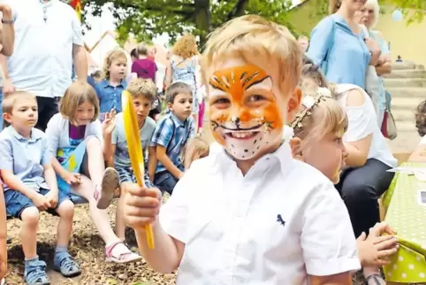 Grrrrrrr: Philipp, der freundliche Tiger, beim Kinderschminken.